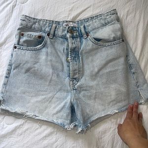 High Rise light wash short ❤️